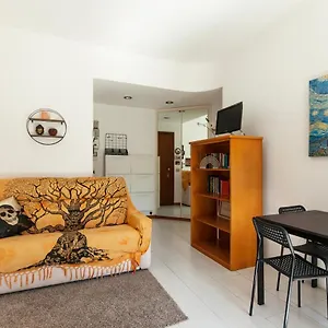Appartamento Youhosty - Osoppo 7, Milano