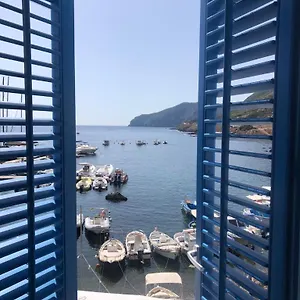 https://la-casetta-di-marettimo.sicilyhotelsitaly.net